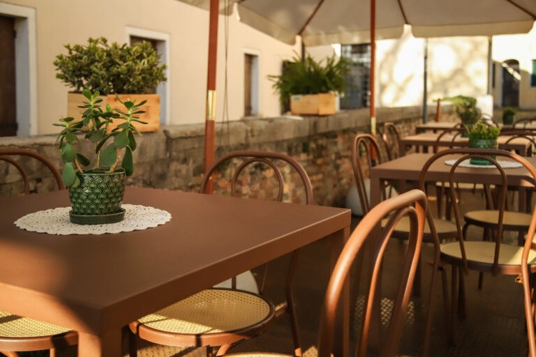 Osteria ristorante Treviso Locanda Ponte Dante | Plateatico vista fiume | Cucina tipica e stagionale