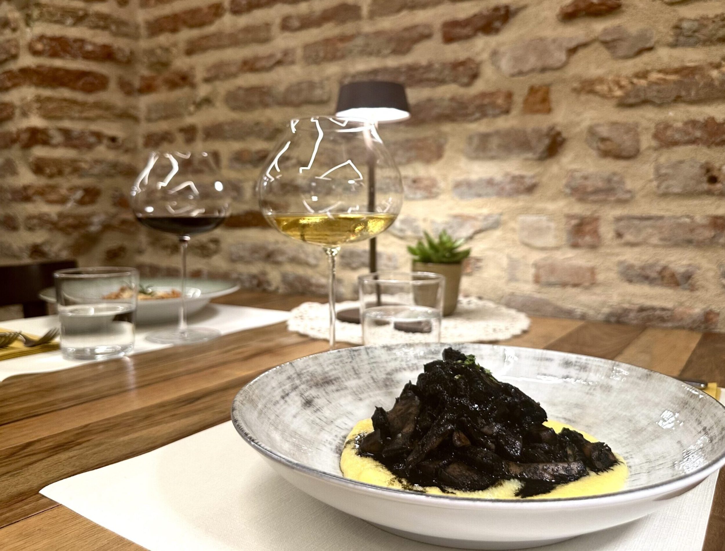 Osteria ristorante Treviso Locanda Ponte Dante | Cucina tipica e stagionale | Seppie in nero